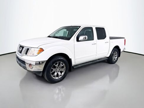 Used 2016 Nissan Frontier SL w/ Moonroof Package AWD/4WD image 3