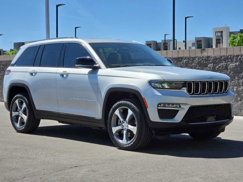 Used 2023 Jeep Grand Cherokee image 3