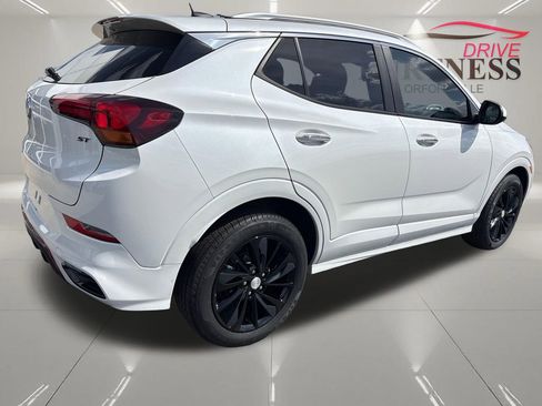 Certified 2022 Buick Encore GX Preferred w/ Sport Touring Package FWD image 8