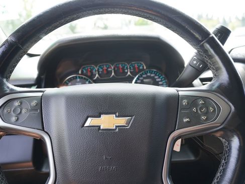 Used 2018 Chevrolet Suburban LT RWD image 32
