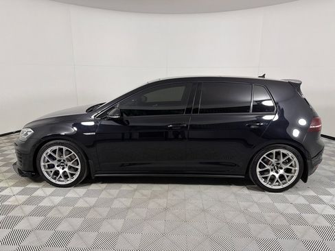 Used 2017 Volkswagen GTI SE image 8