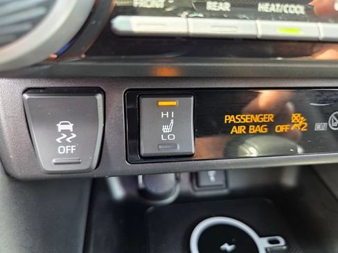 Used 2021 Toyota RAV4 SE w/ Weather & Moonroof Package AWD/4WD image 28