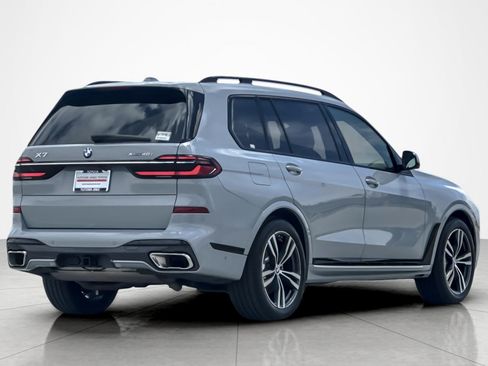 Used 2023 BMW X7 xDrive40i w/ M Sport Package AWD/4WD image 5