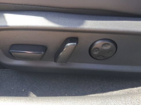 New 2026 Nissan Sentra SR w/ SR Premium Package FWD image 27