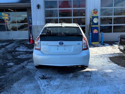 Used 2012 Toyota Prius Five image 4