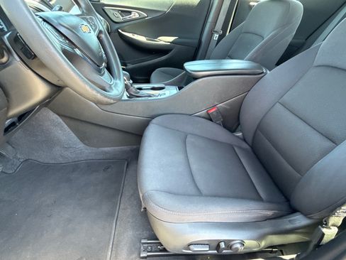 Used 2023 Chevrolet Malibu LT FWD image 13
