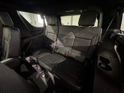 Used 2024 GMC Yukon Denali w/ Advanced Technology Package AWD/4WD image 52