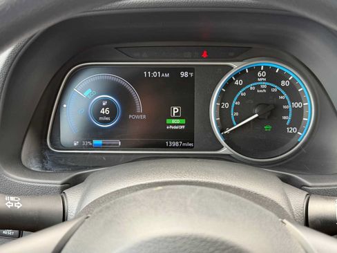 Used 2025 Nissan Leaf S FWD image 17
