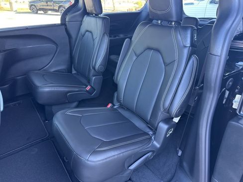 New 2026 Chrysler Pacifica Select image 43