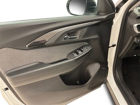 Used 2023 Chevrolet TrailBlazer LS image 13