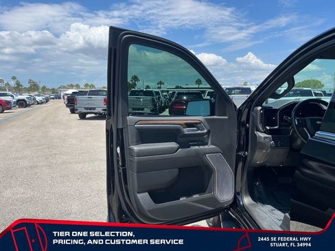 Used 2022 Chevrolet Silverado 1500 High Country w/ Z71 Off-Road Package AWD/4WD image 12