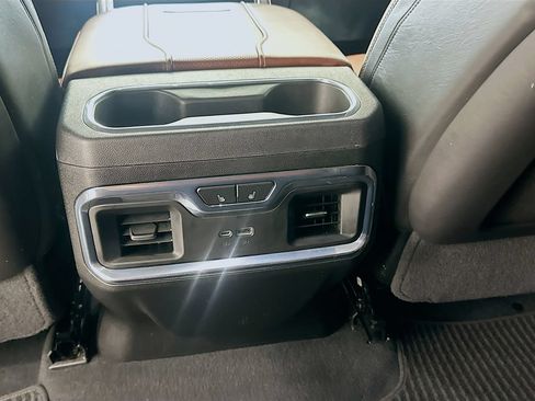Used 2025 GMC Sierra 3500 Denali Ultimate AWD/4WD image 25