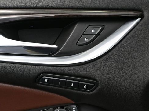 Used 2020 Buick Enclave Avenir w/ Avenir Technology Package image 23