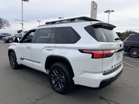 Used 2025 Toyota Sequoia Platinum image 4