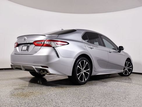Used 2020 Toyota Camry SE FWD image 10