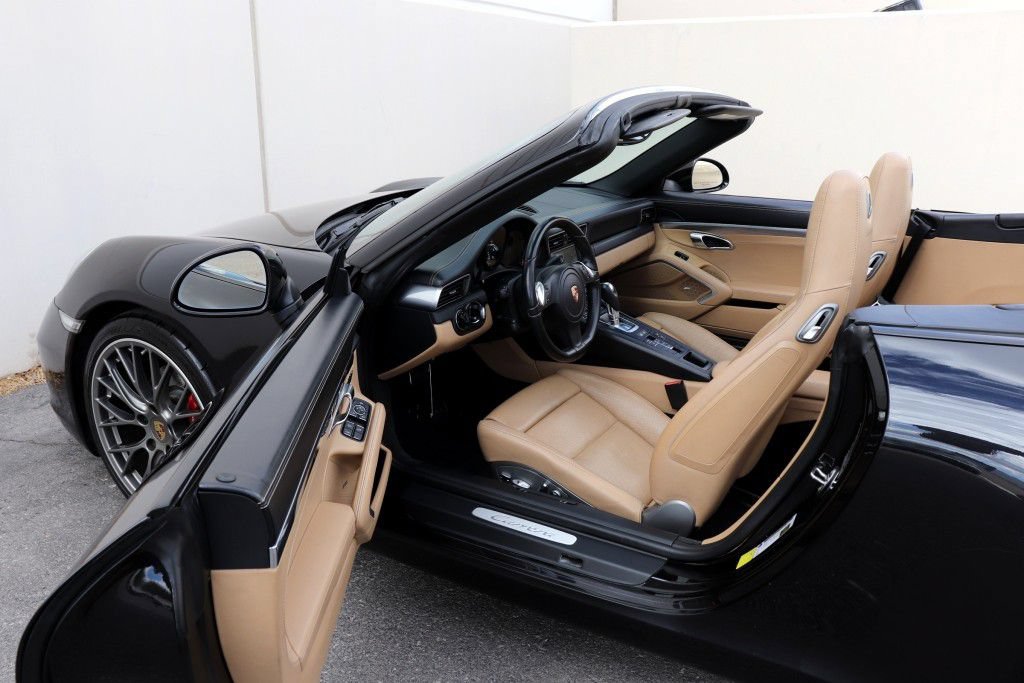 Used 2013 Porsche 911 Carrera w/ Bose Audio Pkg RWD image 2