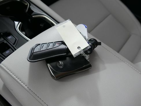 Used 2025 Lexus RX 350h w/ Accessory Package AWD/4WD image 22