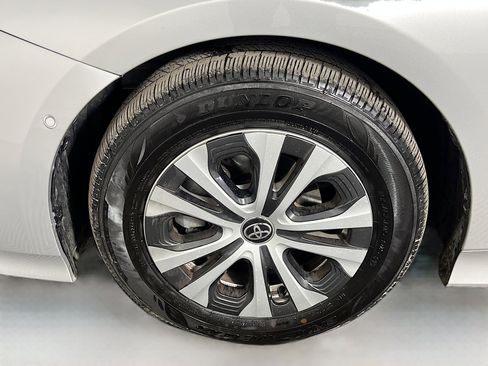 Certified 2022 Toyota Prius LE image 25