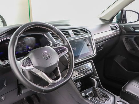 Used 2023 Volkswagen Tiguan SE FWD image 23