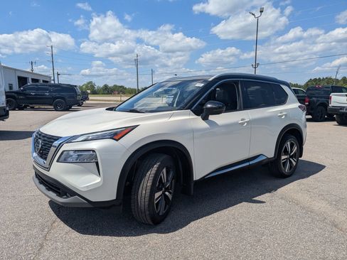 Used 2021 Nissan Rogue SL w/ Premium Package FWD image 4