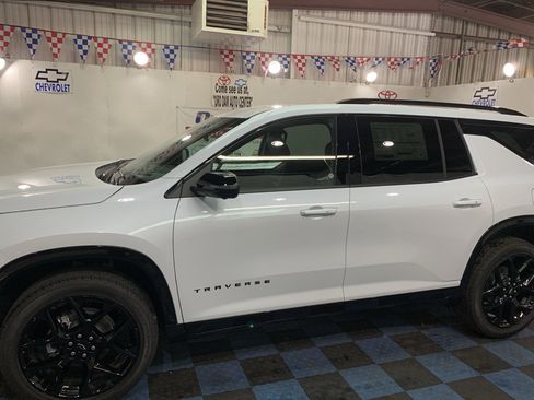 New 2026 Chevrolet Traverse RS image 2