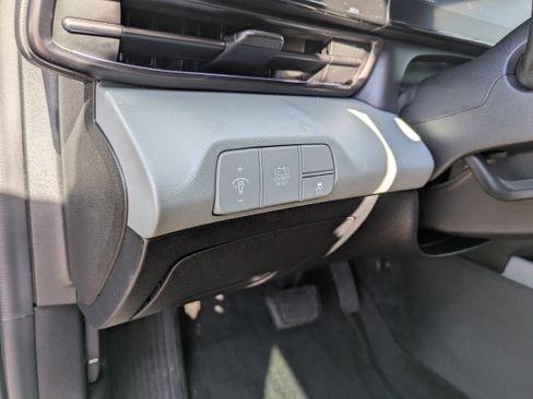 Certified 2024 Hyundai Elantra Limited image 19