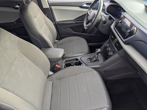 Used 2022 Volkswagen Taos SE w/ IQ.Drive SE Package image 9