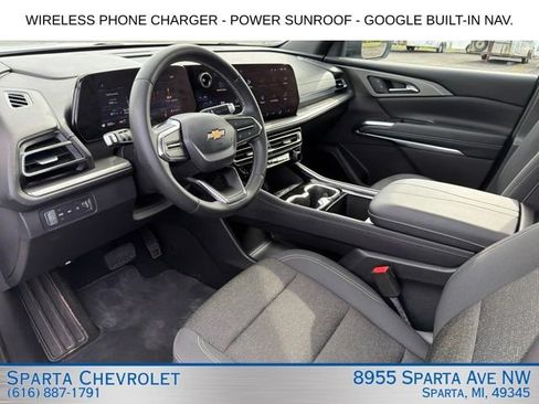 Used 2025 Chevrolet Traverse LT w/ Sun and Wheel Package AWD/4WD image 16