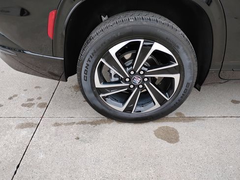 Used 2025 Buick Enclave Sport Touring image 25