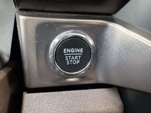 Used 2023 Ford F450 King Ranch w/ Chrome Package image 33