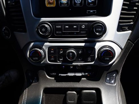 Used 2019 GMC Yukon XL SLT w/ Open Road Package AWD/4WD image 18