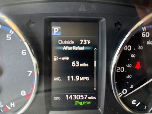 Used 2018 Toyota RAV4 Limited w/ Advanced Technology Package AWD/4WD image 9