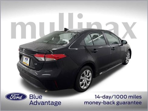 Used 2024 Toyota Corolla LE image 3