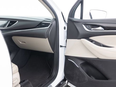 Used 2019 Buick Enclave Essence AWD/4WD image 28