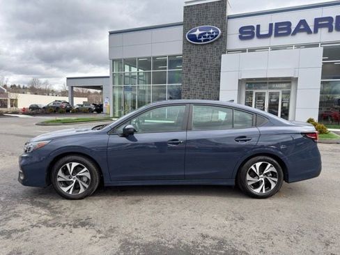 Used 2025 Subaru Legacy Premium AWD/4WD image 9