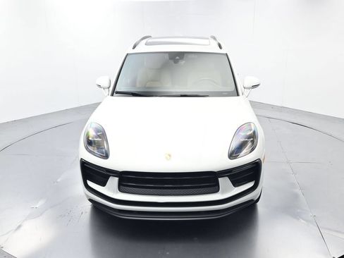 Certified 2022 Porsche Macan AWD/4WD image 43