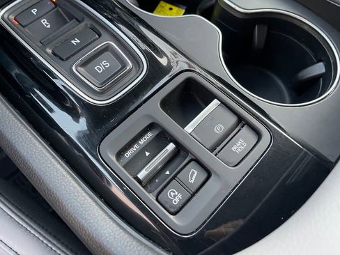 Used 2025 Honda Pilot EX-L image 15