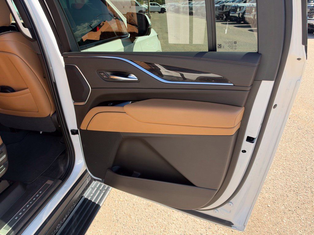 Used 2022 Cadillac Escalade ESV Sport w/ Touring Package AWD/4WD image 17