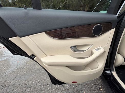 Used 2018 Mercedes-Benz GLC 300 4MATIC image 14