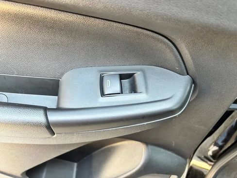 Used 2025 Chevrolet TrailBlazer LT FWD image 23