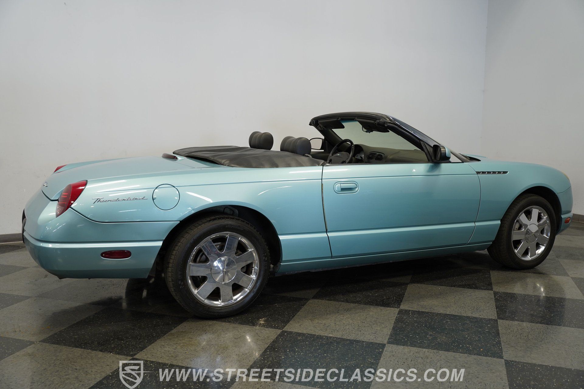 Used 2002 Ford Thunderbird RWD image 14