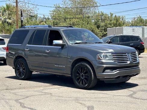 Used 2015 Lincoln Navigator 4WD image 1