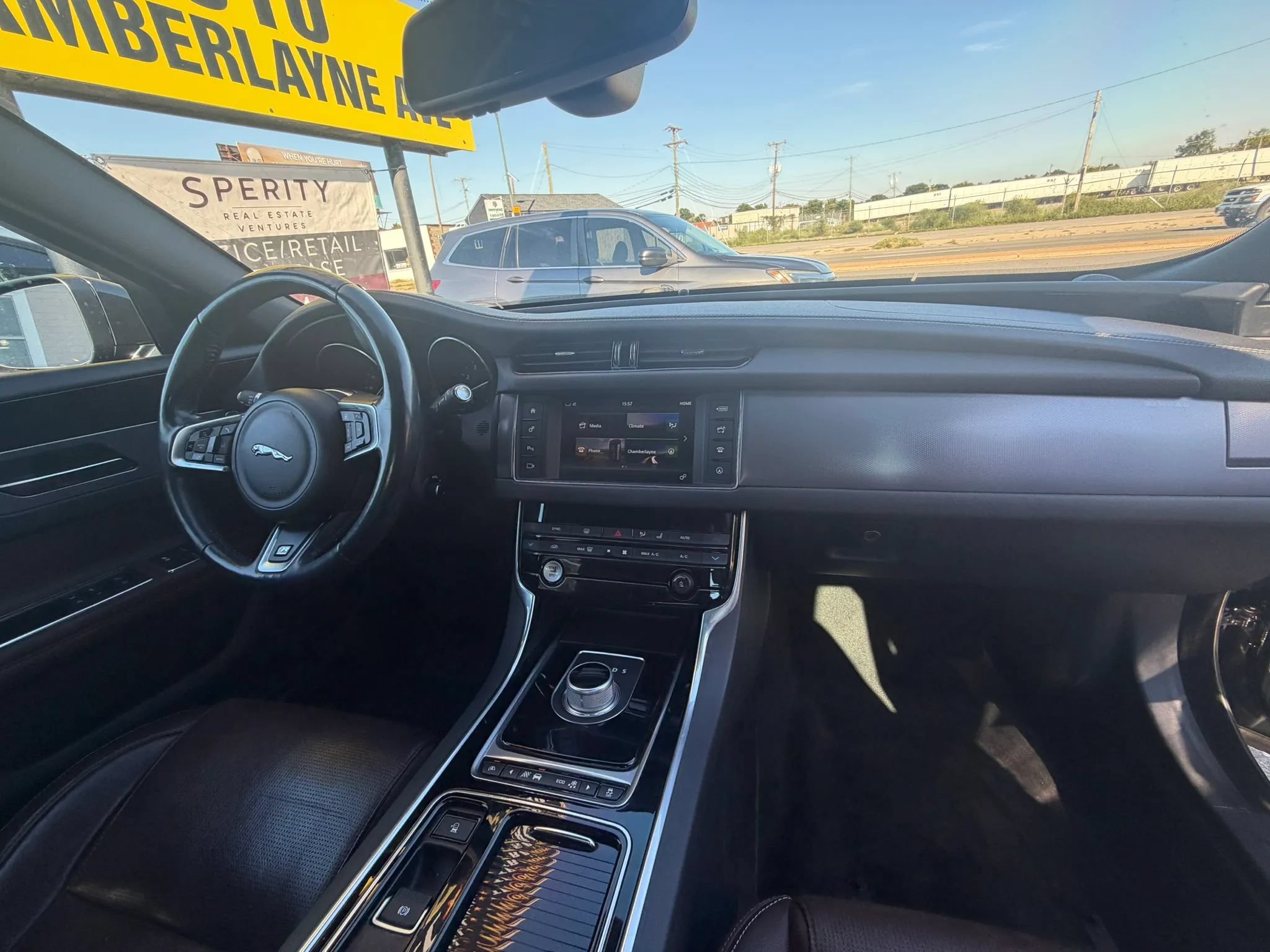 Used 2016 Jaguar XF R-Sport RWD image 8