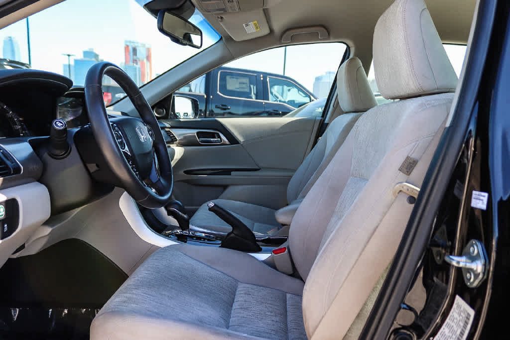 Used 2014 Honda Accord Plug-In Sedan image 17