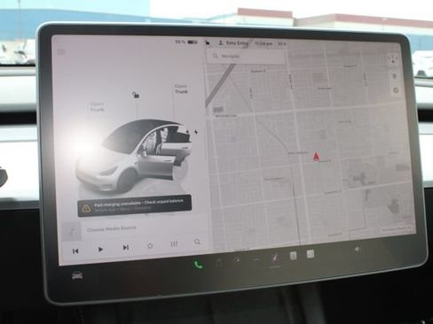 Used 2022 Tesla Model Y Long Range AWD/4WD image 25
