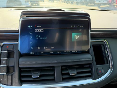 Used 2024 Chevrolet Tahoe Z71 w/ Luxury Package AWD/4WD image 10