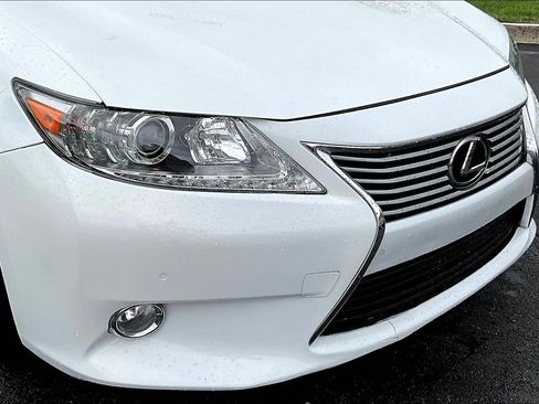 Used 2015 Lexus ES 350 w/ Premium Package FWD image 32