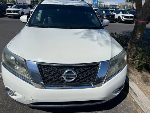 Used 2016 Nissan Pathfinder SL w/ Cargo Package FWD image 9