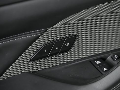 Used 2021 BMW M4 Competition w/ M Carbon Exterior Package RWD image 15