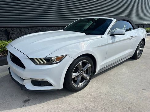 Used 2017 Ford Mustang Premium image 7